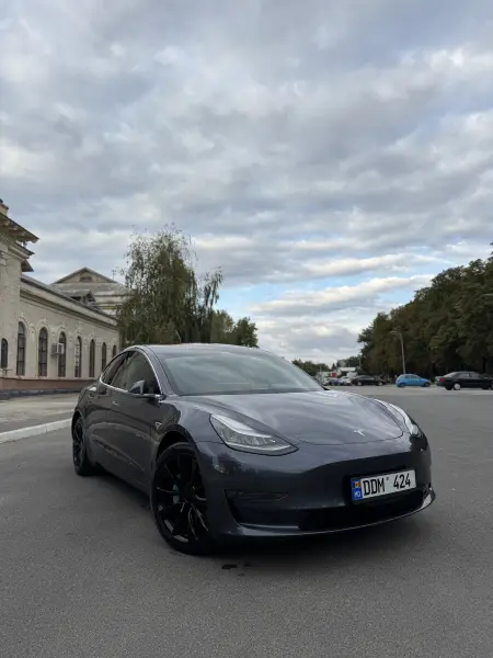 TESLA 3, 2018