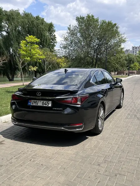 Lexus ES, 2019