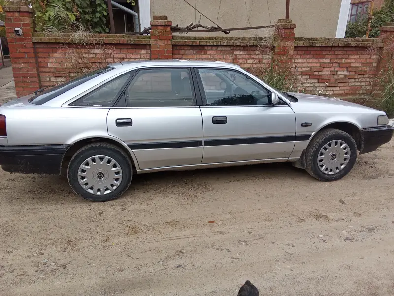 Mazda 626, 1988