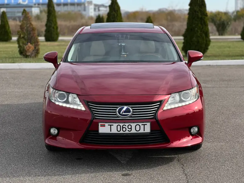 Lexus ES, 2012