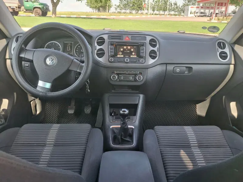 Volkswagen Tiguan, 2010