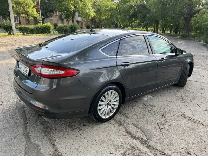 Ford Fusion, 2016