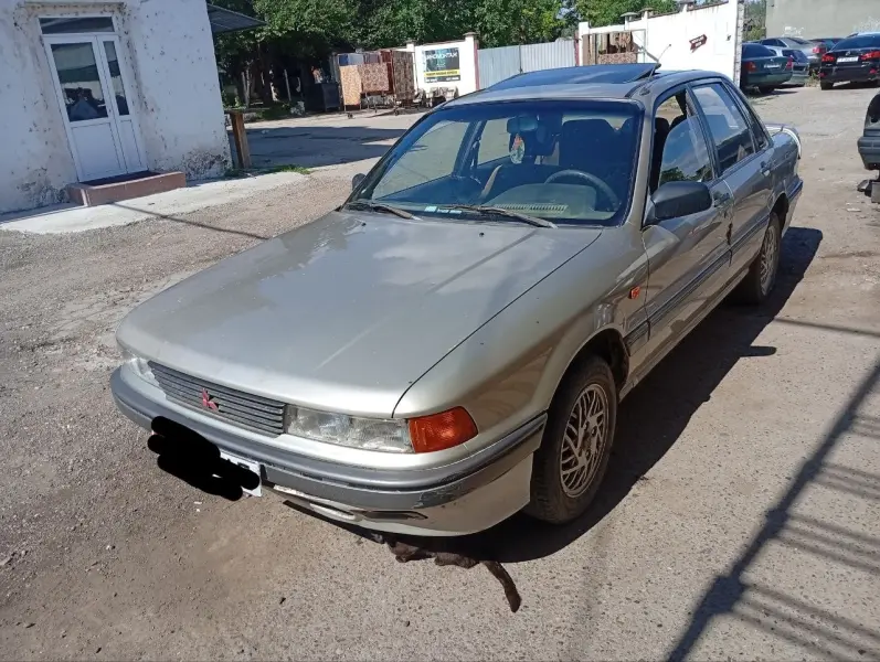 Mitsubishi Galant, 1990