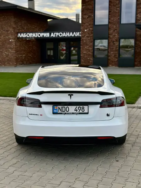 TESLA S, 2013