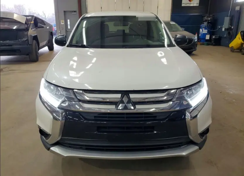 Mitsubishi Outlander, 2017