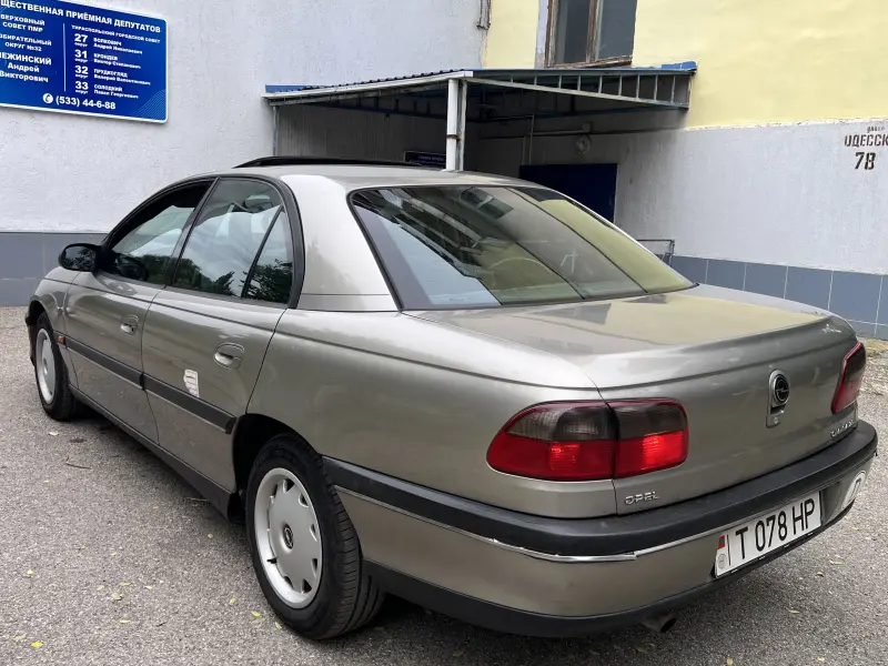 Opel Omega, 1999