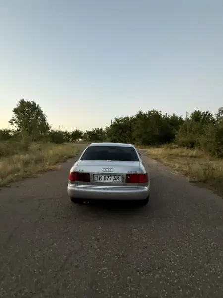 Audi A8, 1999