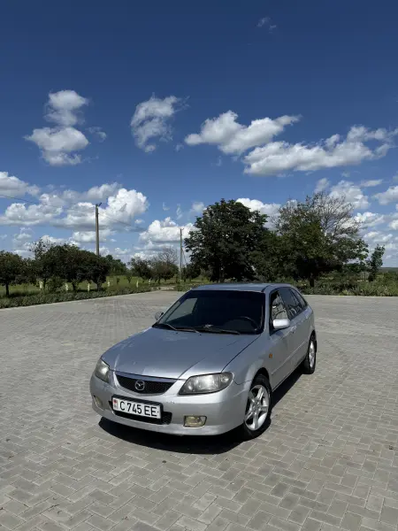 Mazda 323, 2003