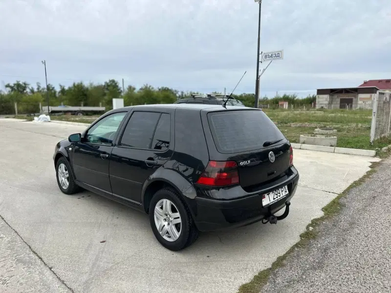 Volkswagen Golf, 2003