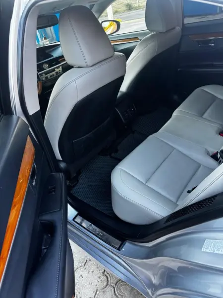 Lexus ES, 2013