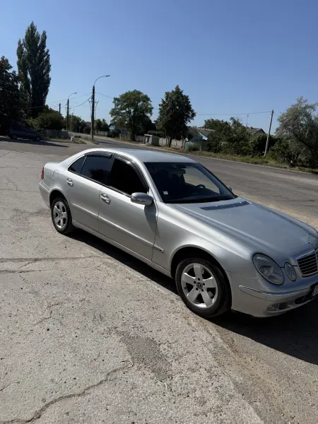 Mercedes-Benz E-Class, 2004