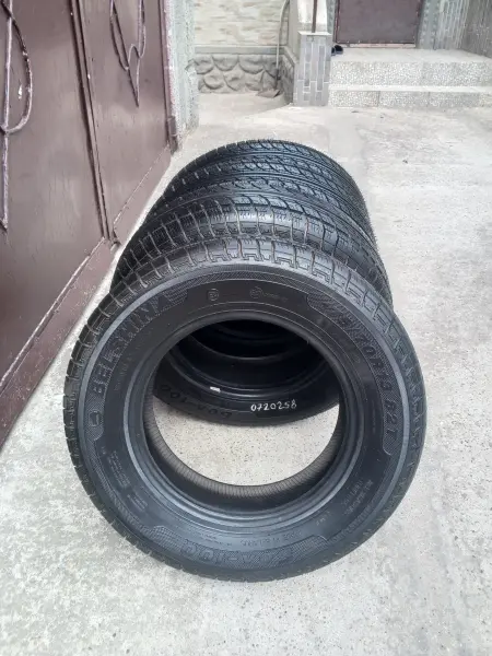 продам комплект новых шин
