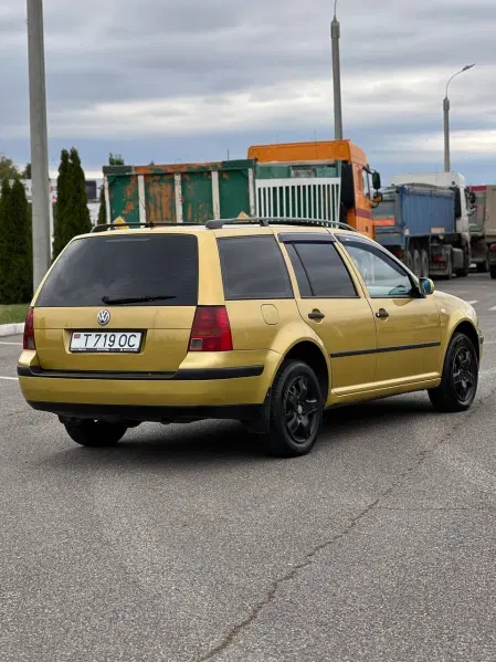 Volkswagen Golf, 2000