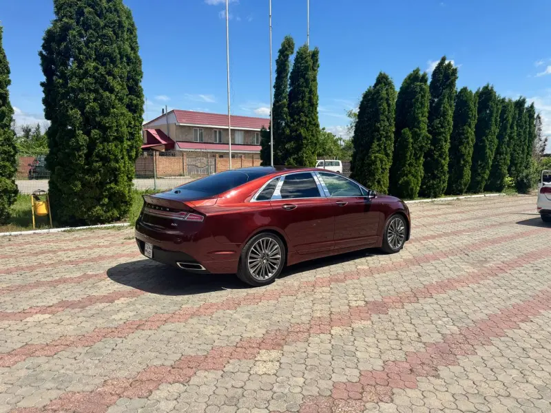 Lincoln MKZ, 2014