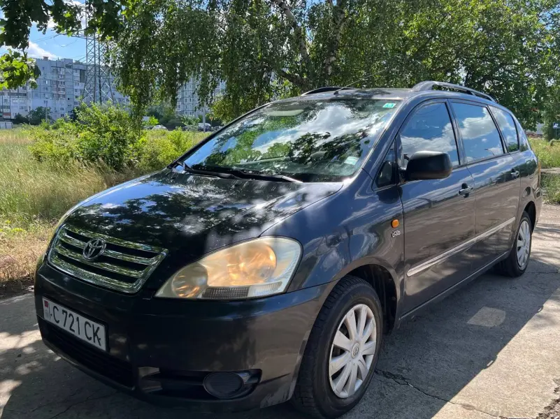 Toyota Avensis Verso, 2003