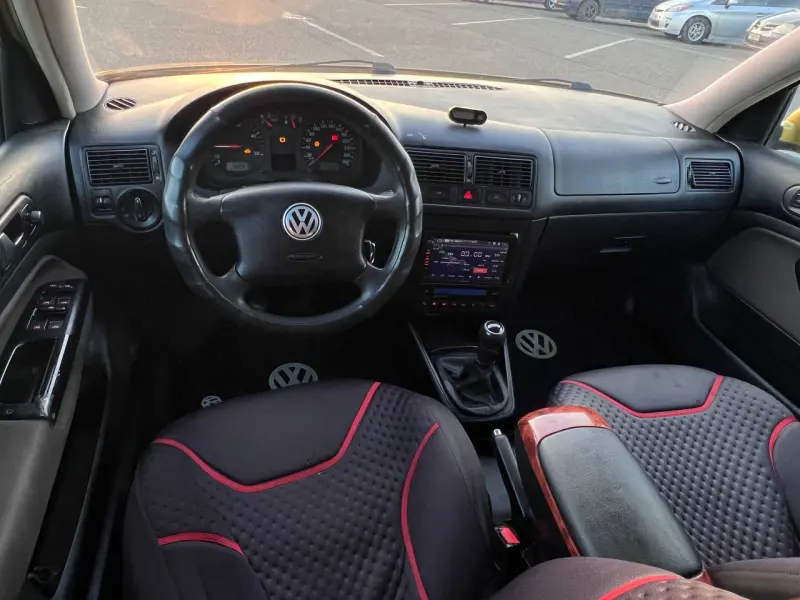 Volkswagen Golf, 2000