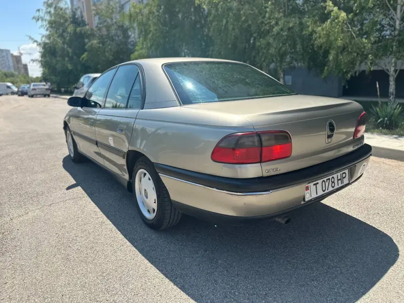 Opel Omega, 1999