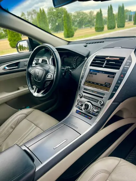 Lincoln MKZ, 2017