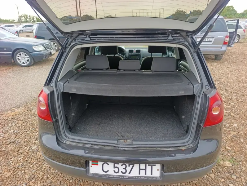 Volkswagen Golf, 2004