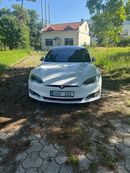 TESLA S, 2016