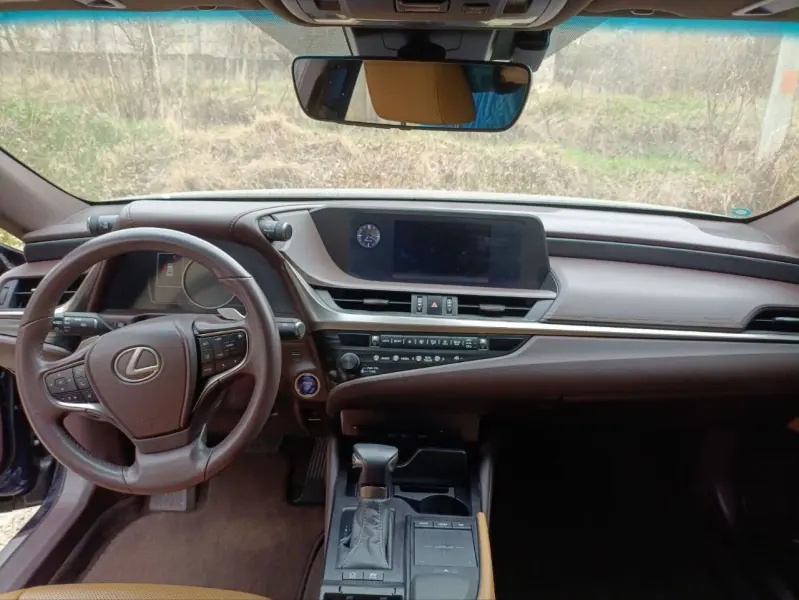 Lexus ES, 2019