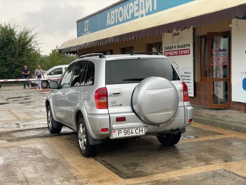 Toyota RAV4, 2004