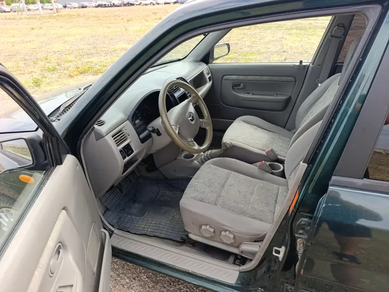 Mazda Demio, 2002