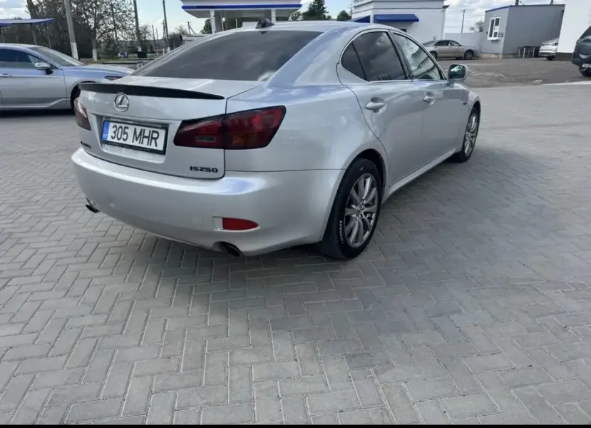 Lexus IS, 2004