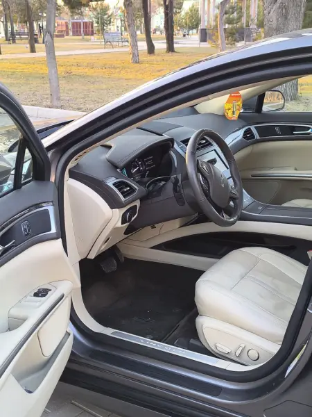 Lincoln MKZ, 2014
