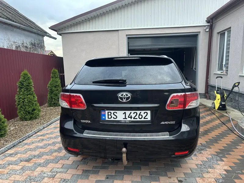 Toyota Avensis, 2010