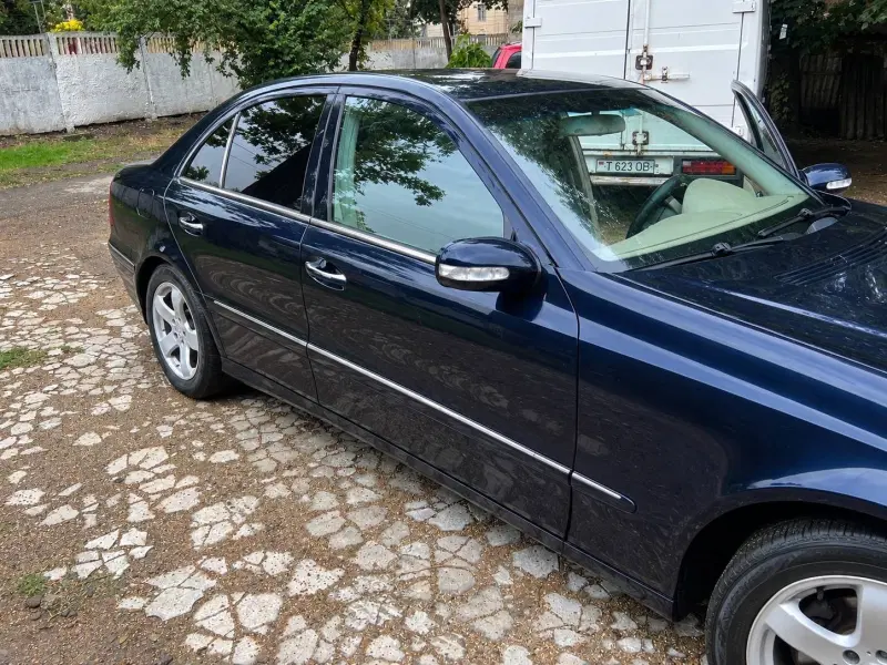 Mercedes-Benz E-Class, 2004