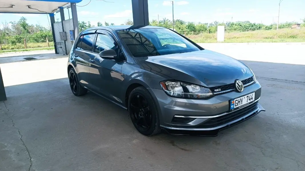 Volkswagen Golf, 2021