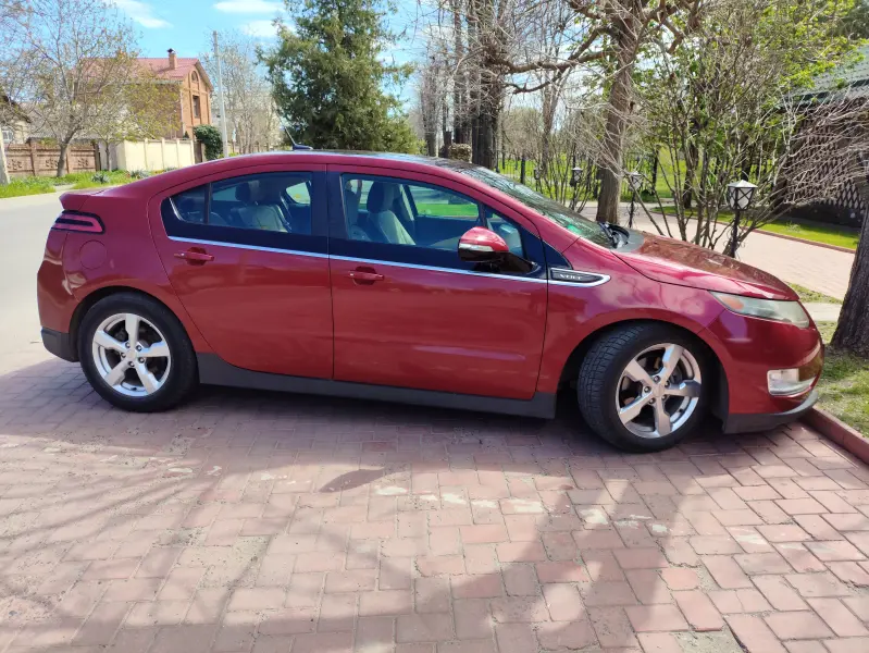 Chevrolet Volt, 2011