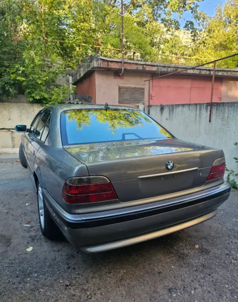 BMW 7 Series, 2000