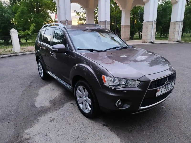 Mitsubishi Outlander, 2011