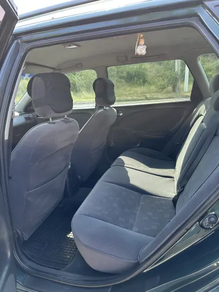 Toyota Avensis, 2000