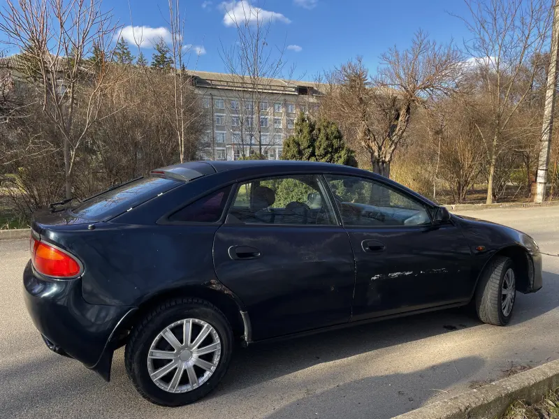 Mazda 323, 1997