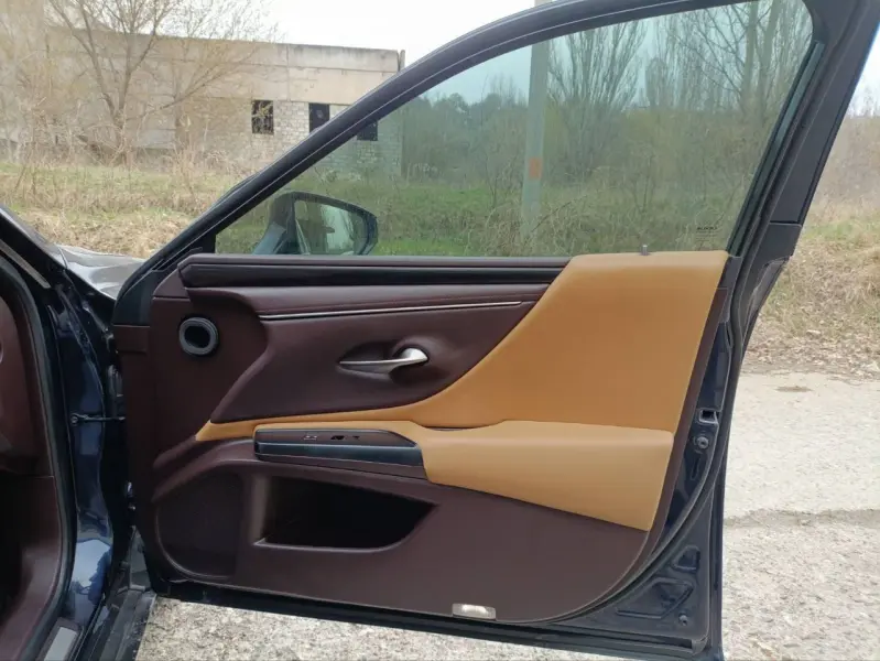 Lexus ES, 2019