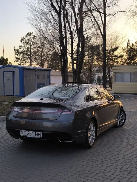 Lincoln MKZ, 2014
