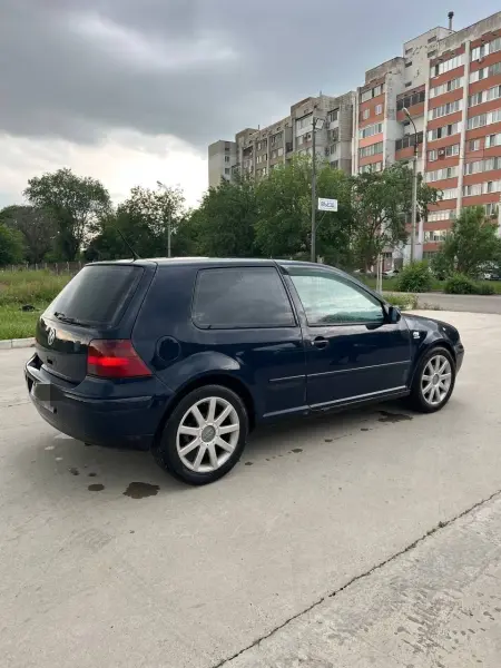 Volkswagen Golf, 2001