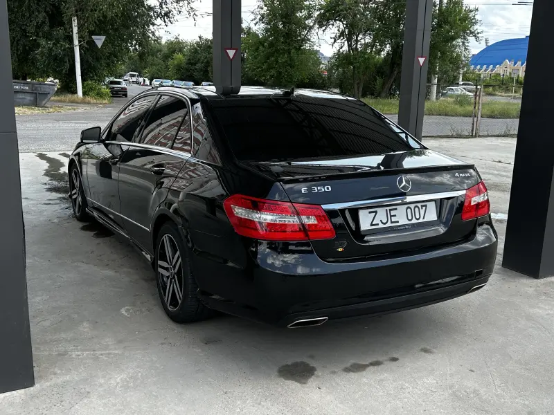 Mercedes-Benz E-Class, 2011