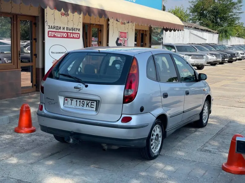 Nissan Almera Tino, 2004