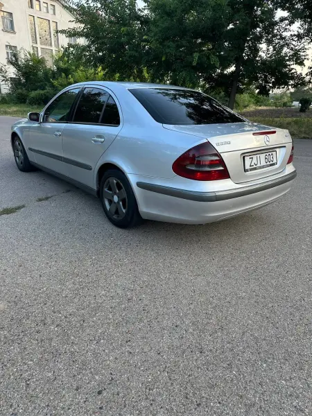 Mercedes-Benz E-Class, 2004