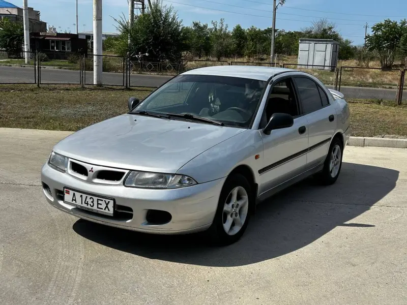 Mitsubishi Carisma, 1999