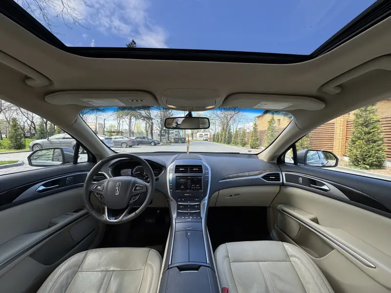 Lincoln MKZ, 2014