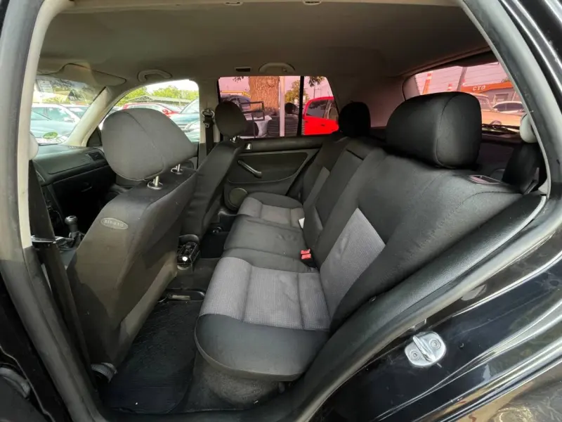 Volkswagen Golf, 2003