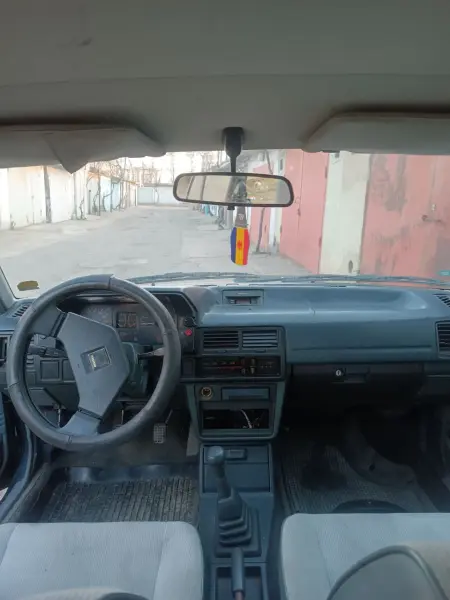 Mazda 323, 1987