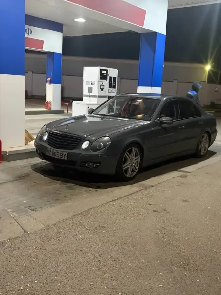 Mercedes-Benz E-Class, 2004