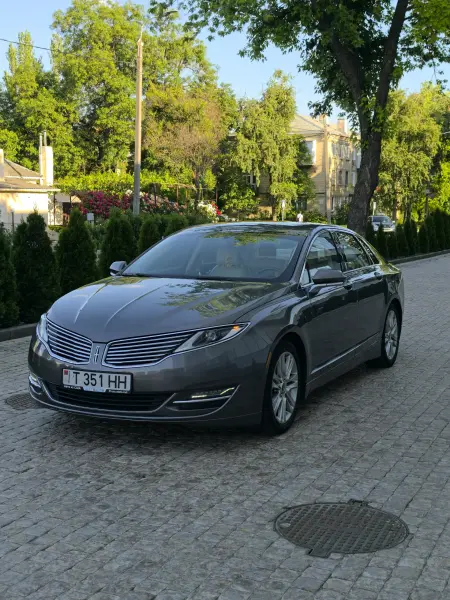 Lincoln MKZ, 2014