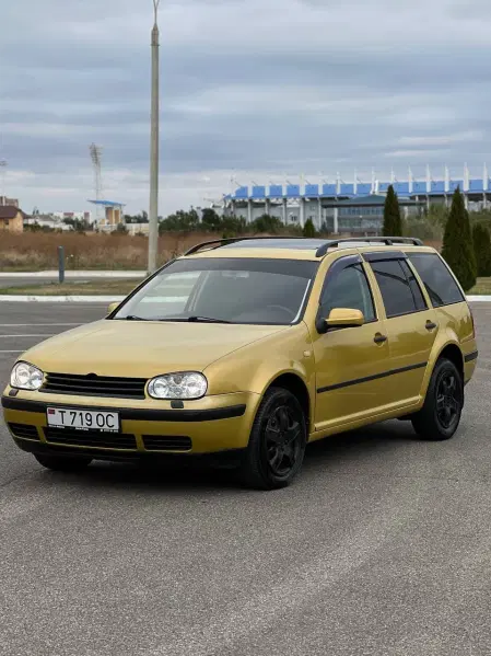Volkswagen Golf, 2000